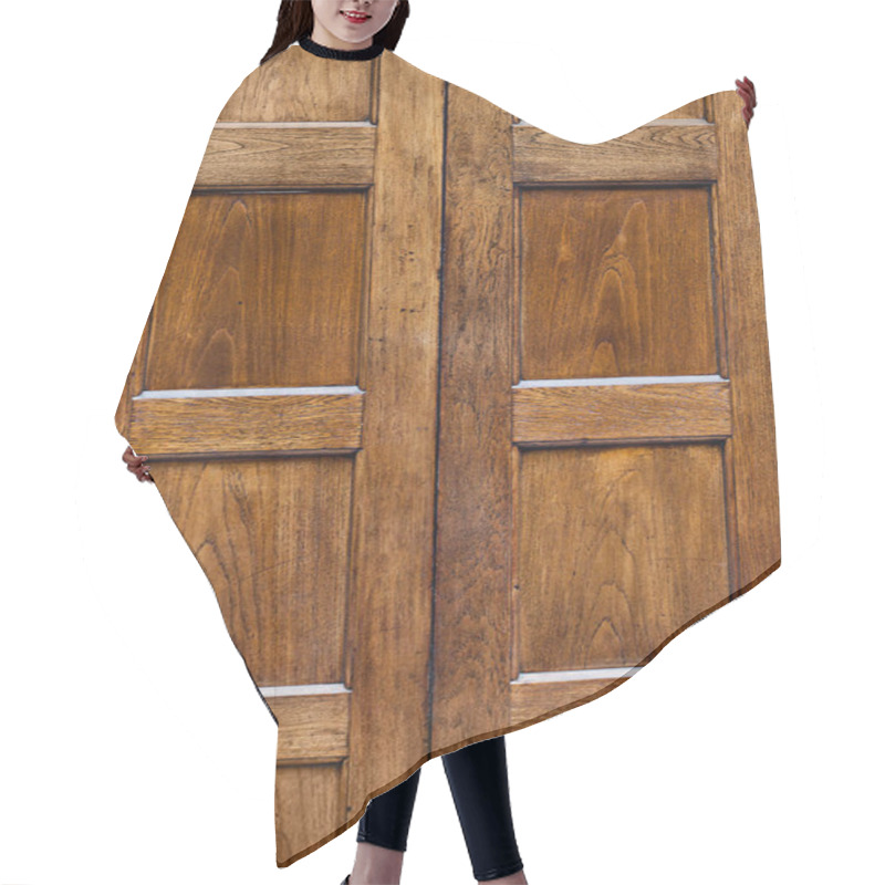 Personality  Old Wooden Door With Square Plates Texture Hair Cutting Cape