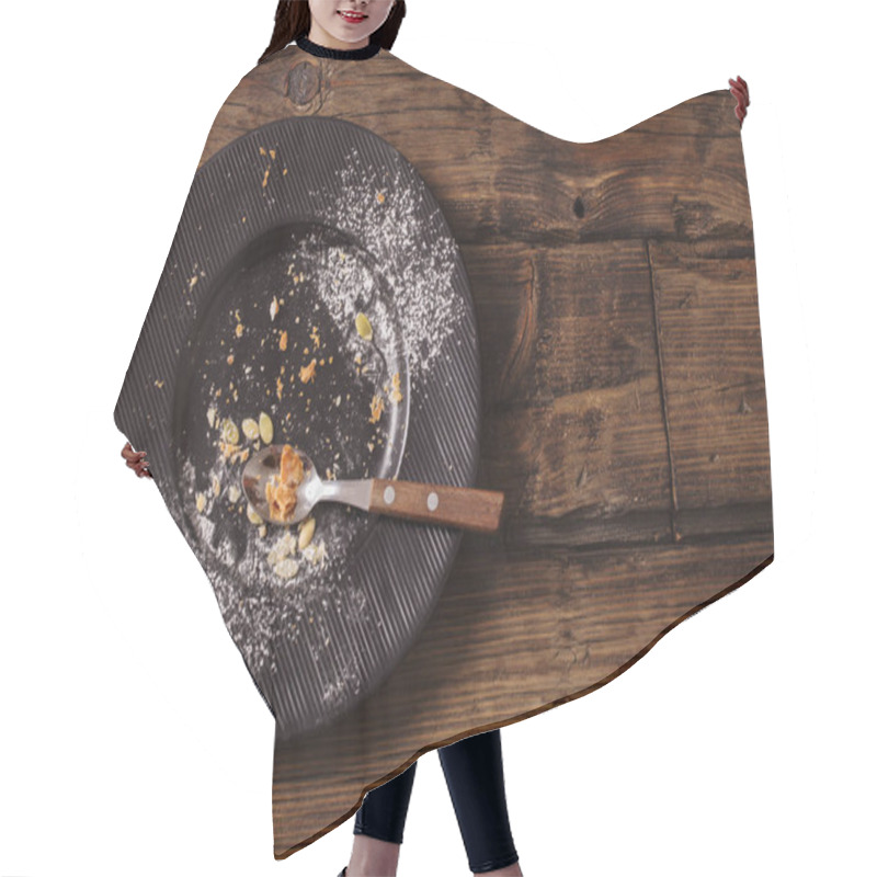 Personality  Empty Dirty Black Plate On Old Wooden Background Hair Cutting Cape