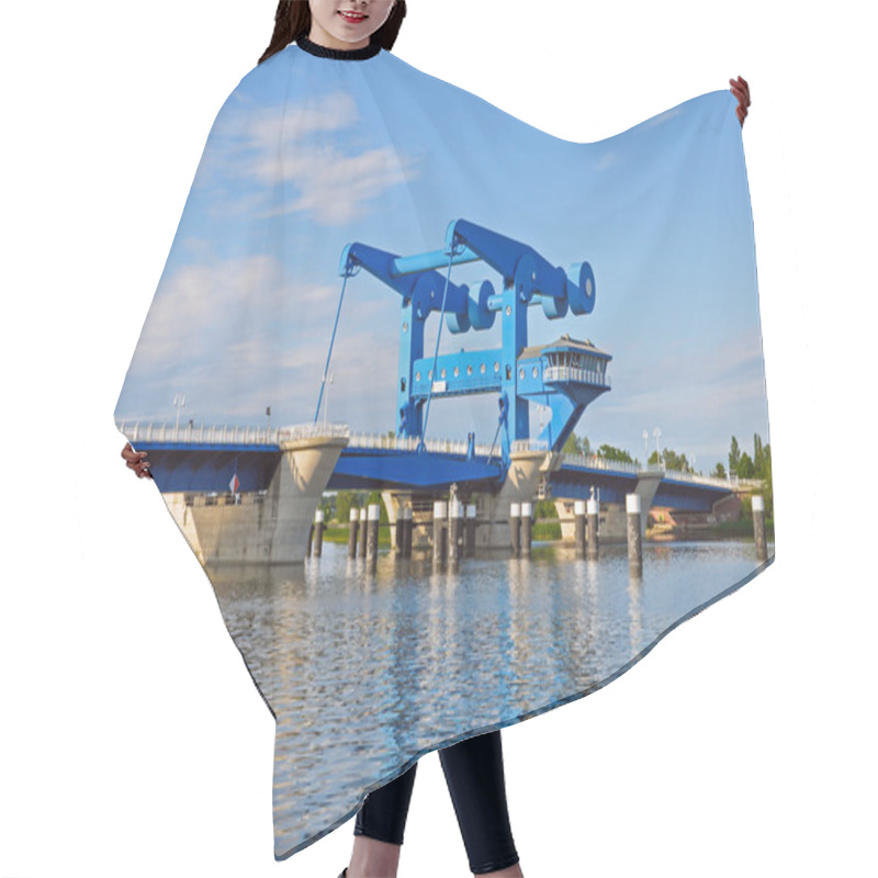 Personality  Blue Bascule Bridge Hair Cutting Cape