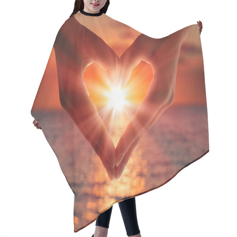 Personality  Sunset In Heart Hands Hair Cutting Cape