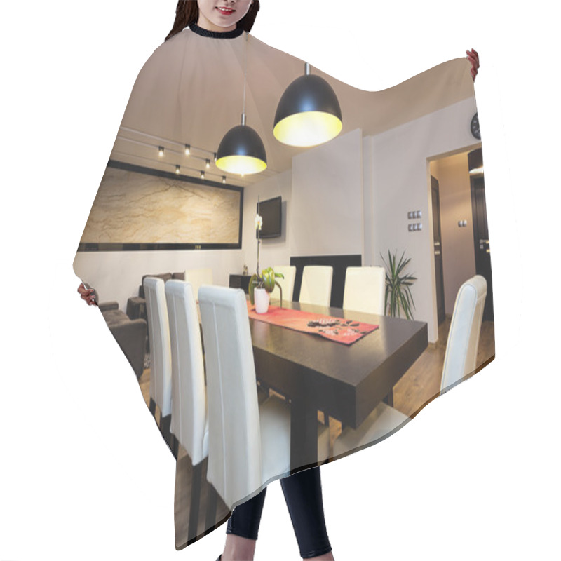 Personality  Urban Apartment - Climatic Interior Hair Cutting Cape