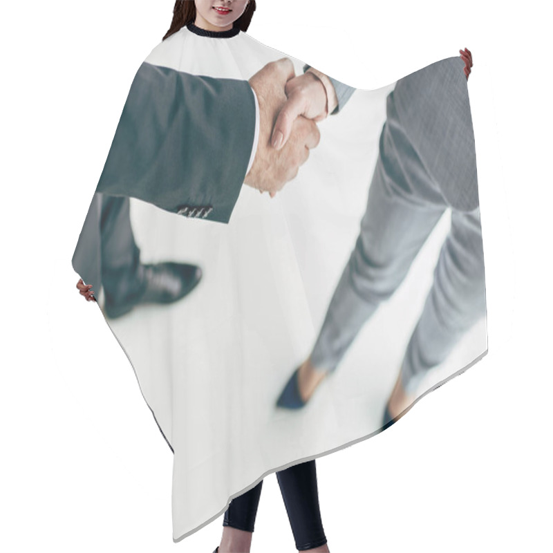 Personality  Business People Shaking Hands Hair Cutting Cape