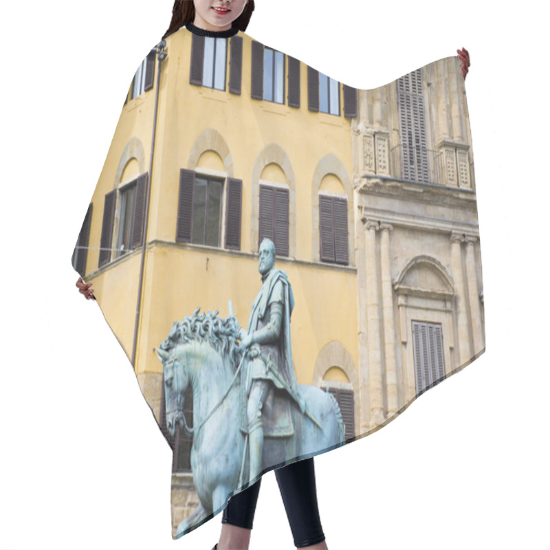 Personality  Equestrian Statue Of Cosimo De Medici Hair Cutting Cape