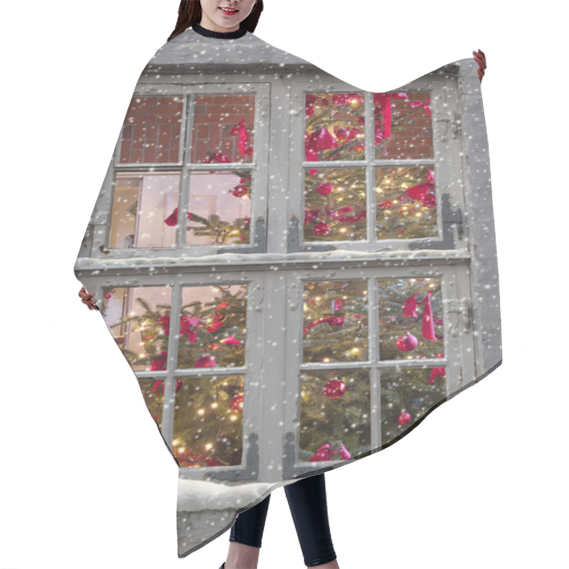 Personality  Showfall, Window And Christmas Tree Hair Cutting Cape