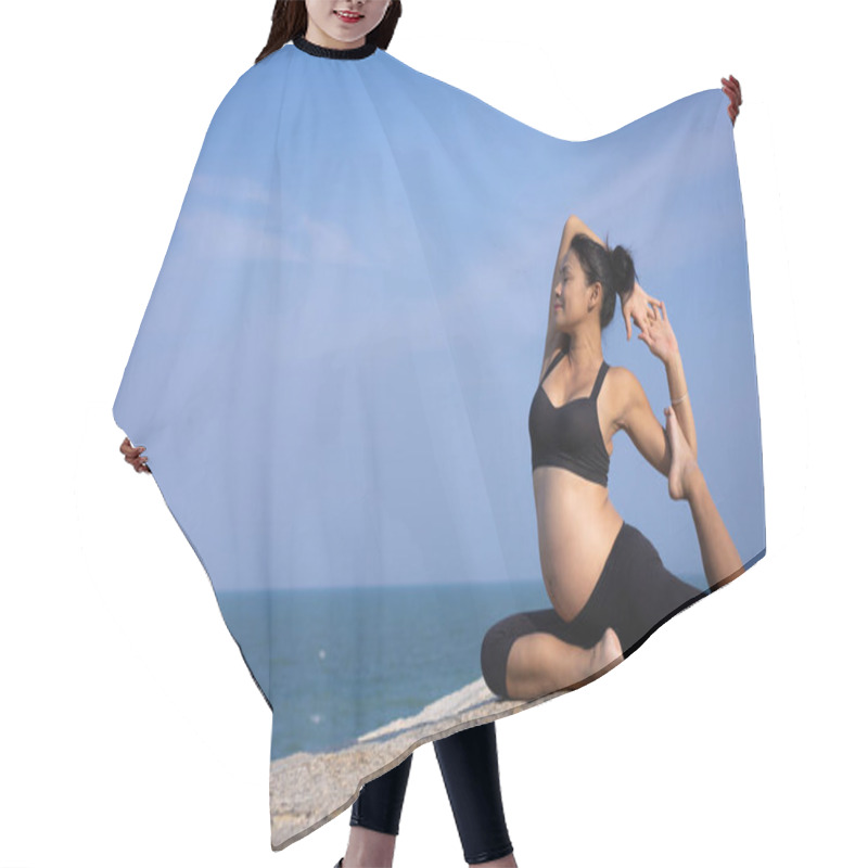 Personality   Asian Pregnant Woman Yoga On The Beach Sunset Summer Time  Hair Cutting Cape