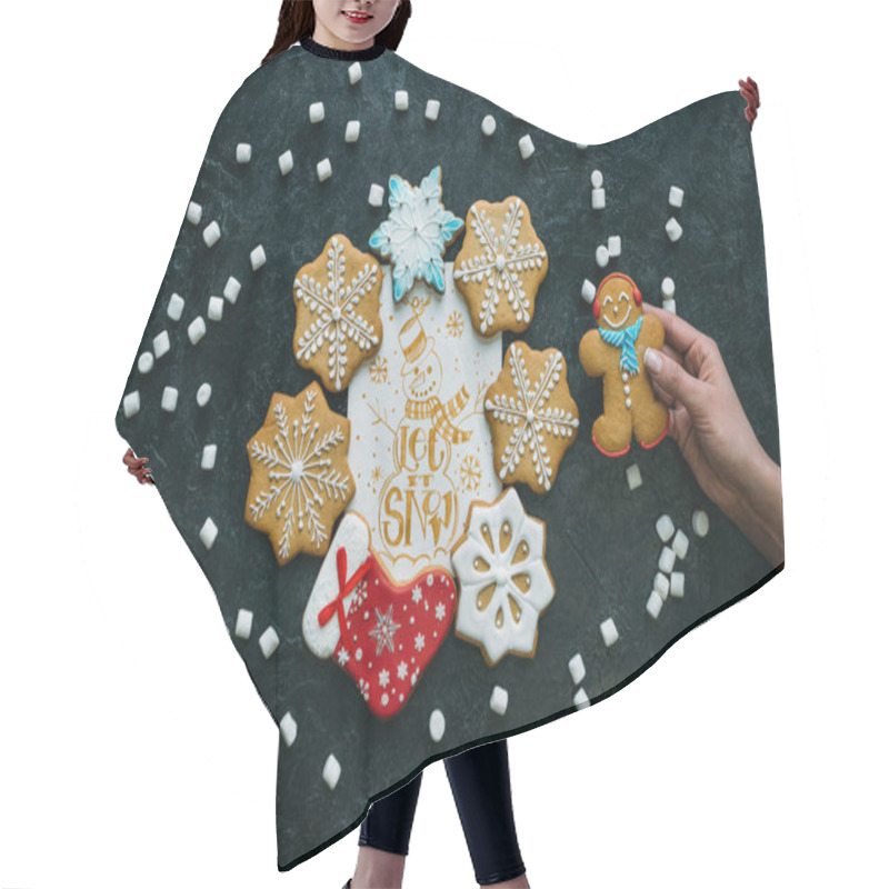 Personality  Gingerbreads With Christmas Card Hair Cutting Cape