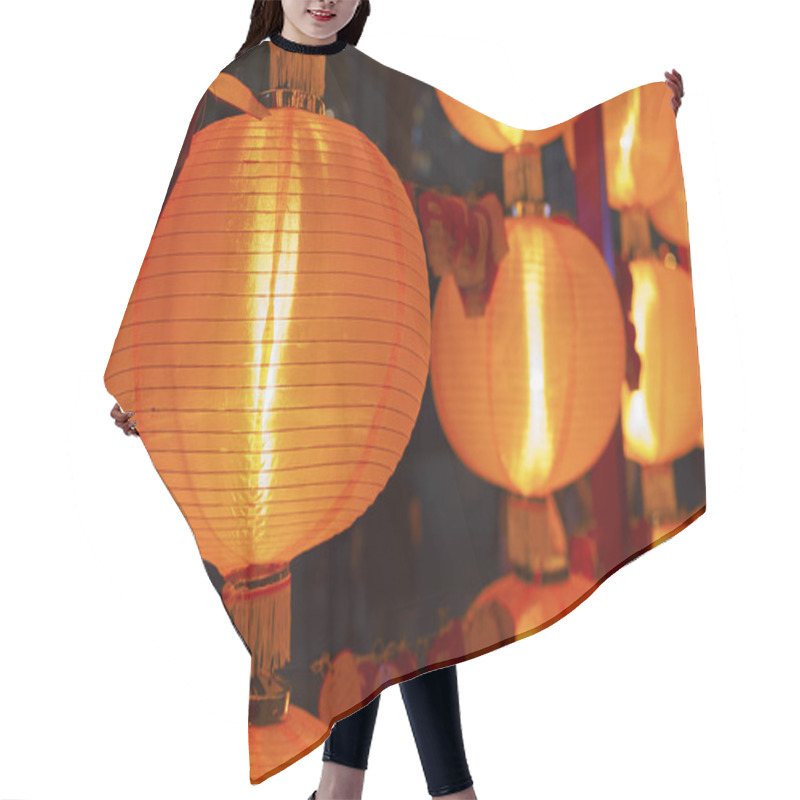 Personality  Hanging Red Chinese Lanterns Hair Cutting Cape