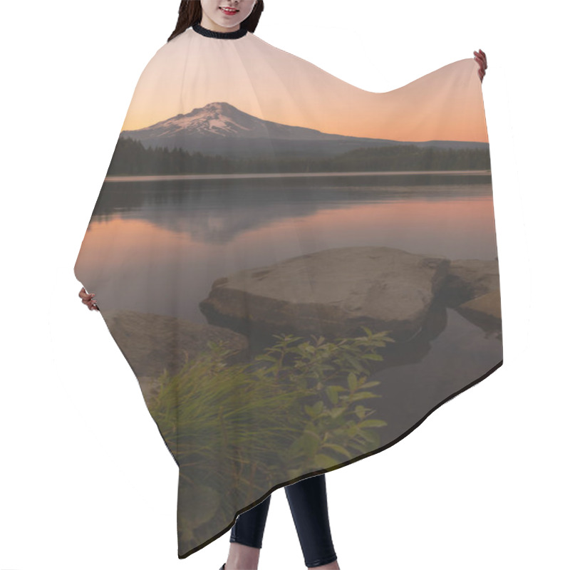 Personality  Mt Hood And Tranquil Summer Sunset Reflections On Trillium Lake, Oregon Hair Cutting Cape