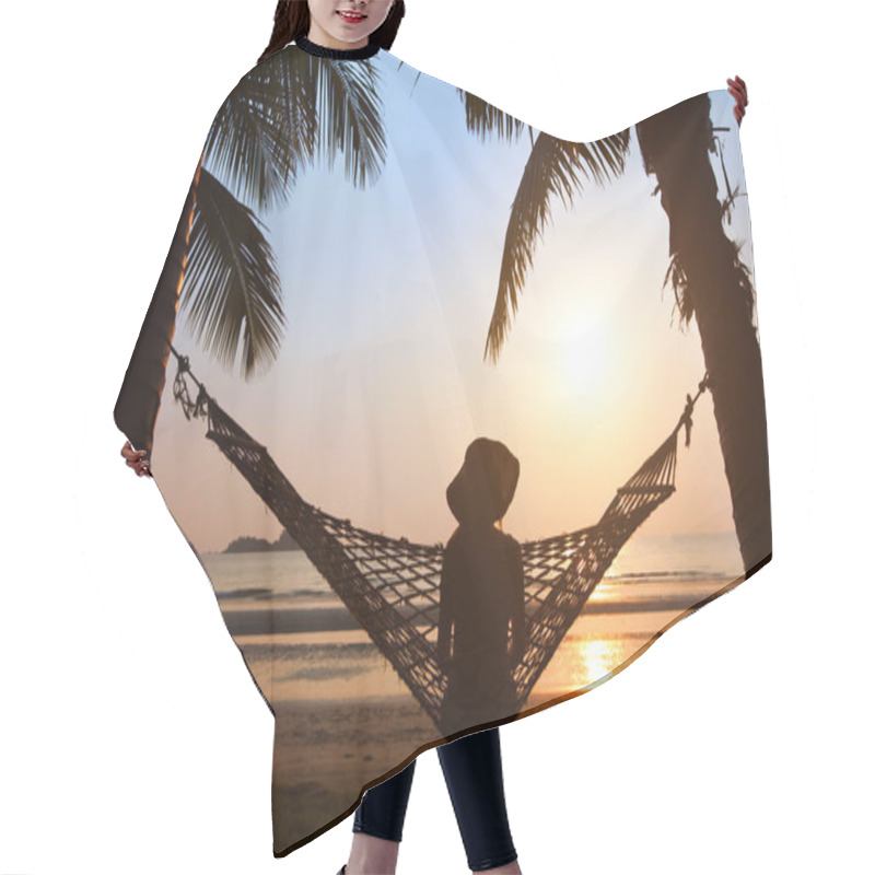 Personality  Silhouette Of Woman In Hat Hair Cutting Cape