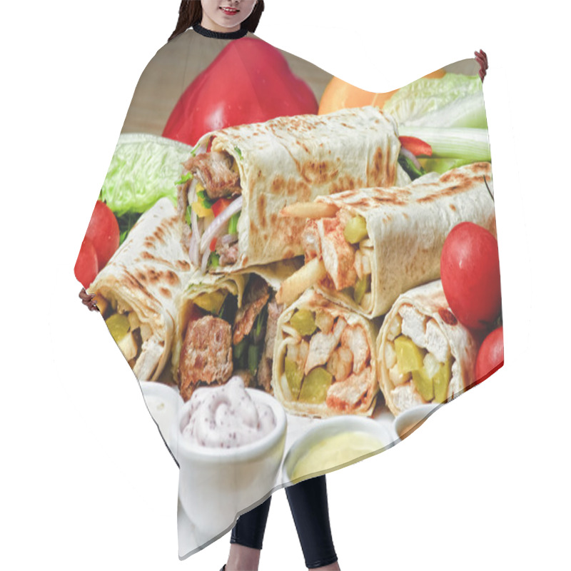 Personality  Eastern Traditional Shawarma Plate With Sauce Hair Cutting Cape