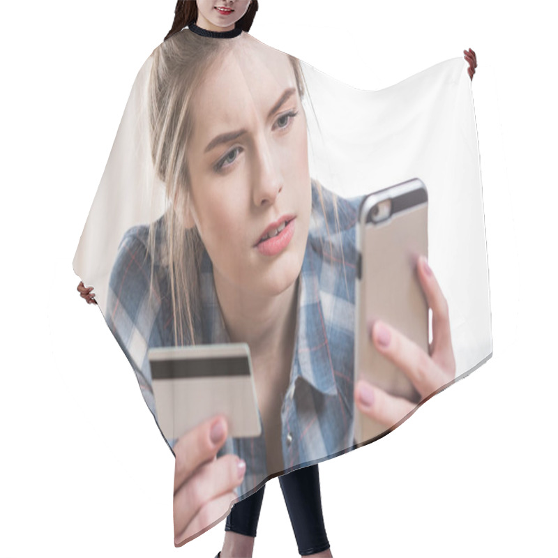 Personality  Girl Making Online Payment Hair Cutting Cape