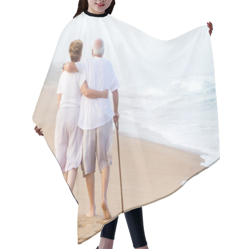 Personality  Elderly Couple Walking Hair Cutting Cape