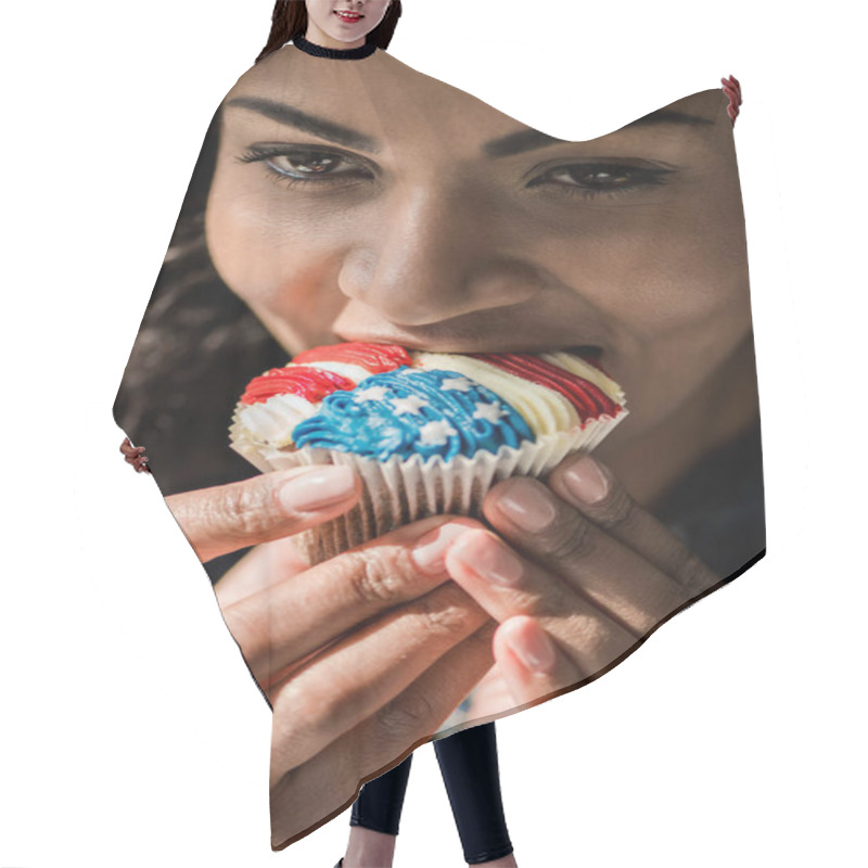 Personality  American Girl Bite Cupcake Hair Cutting Cape