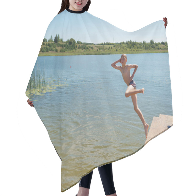 Personality  Children Jump Into The Lake From The Springboard 2020 Hair Cutting Cape