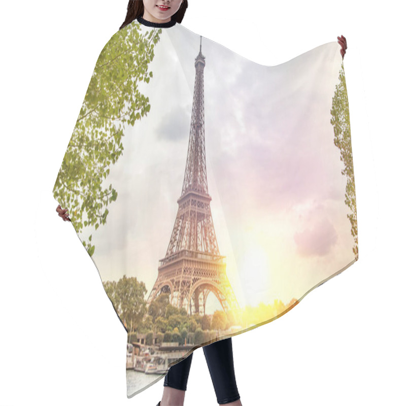 Personality  Romantic Sunset Background. Hair Cutting Cape