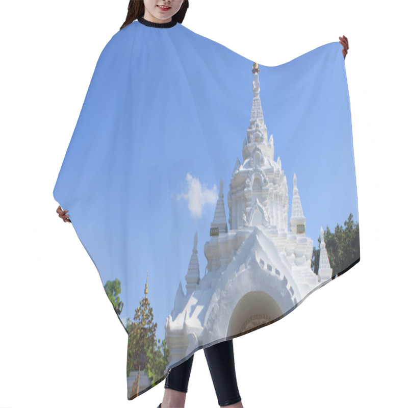 Personality  Ancient Arched Entrance Hair Cutting Cape