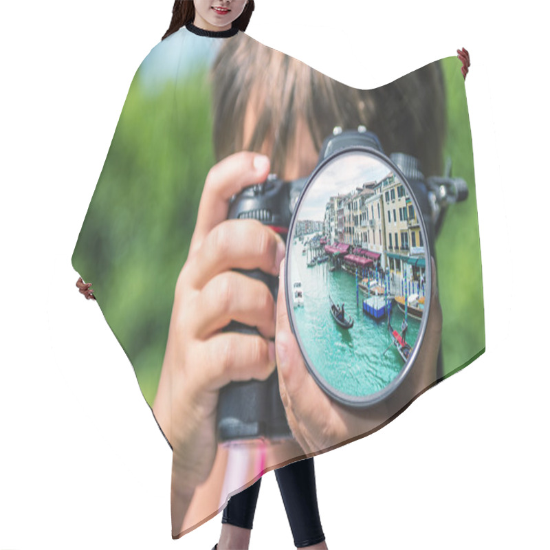 Personality  Young Girl Taking Photos Hair Cutting Cape