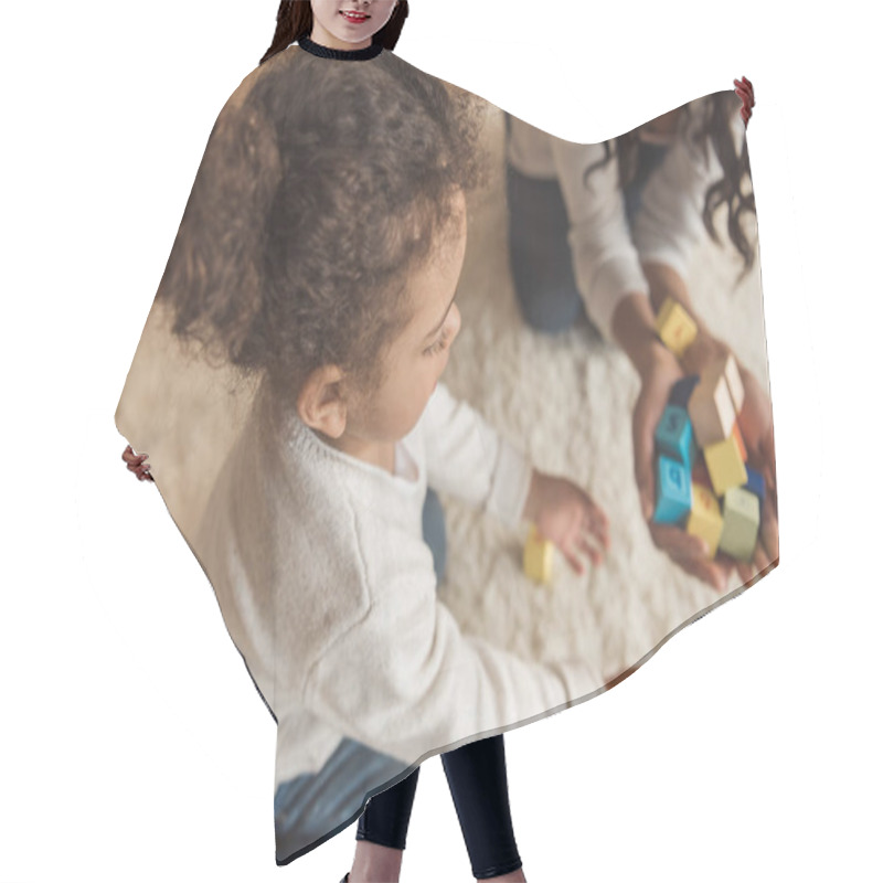 Personality  Mother And Daughter Playing With Cubes Hair Cutting Cape