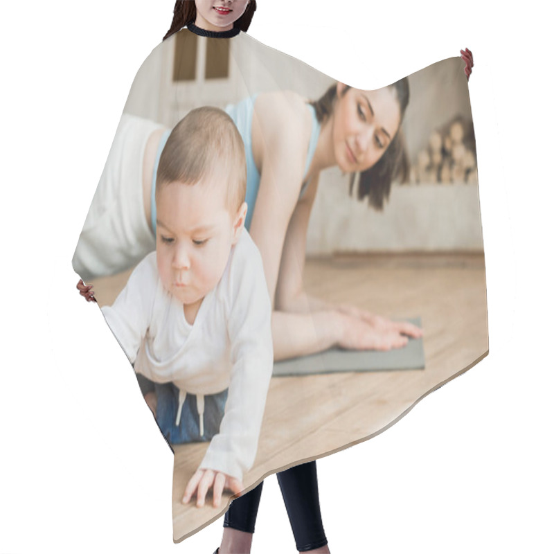 Personality  Woman With Her Son During Workout Hair Cutting Cape