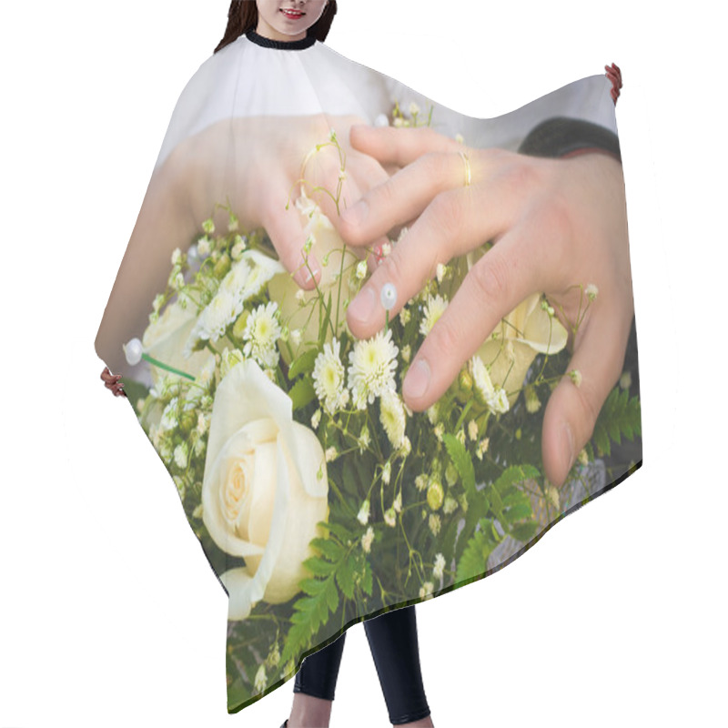 Personality  Wedding Bouquet And Hands Of Cuple Hair Cutting Cape