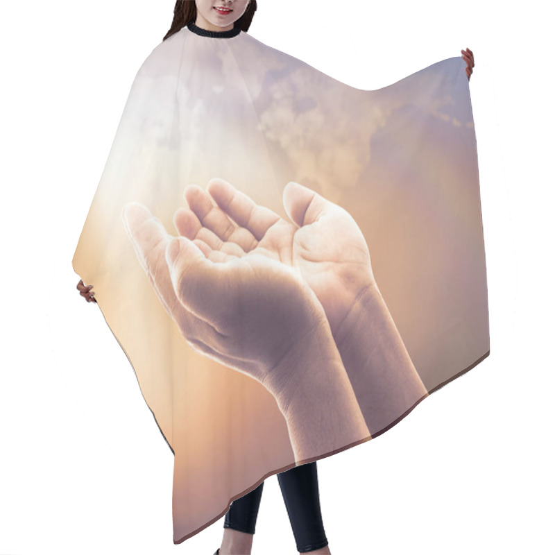 Personality  Human Open Empty Hand Hair Cutting Cape