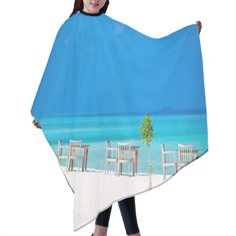 Personality  Summer Empty Open Air Cafe Near Sea On The Beach Hair Cutting Cape