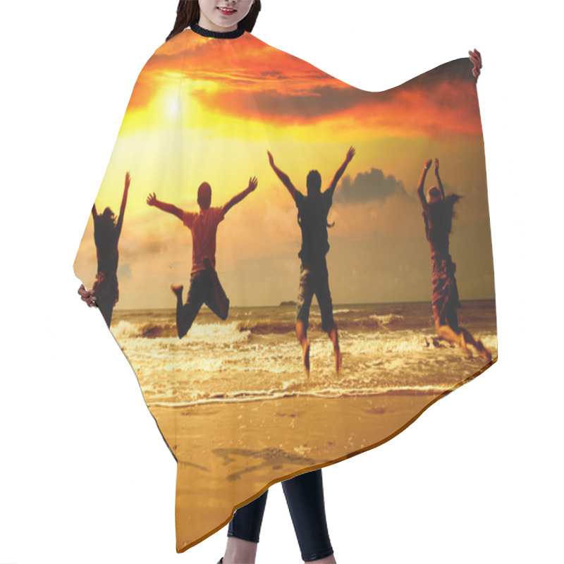 Personality  Young People Silhouette In The Beach Hair Cutting Cape