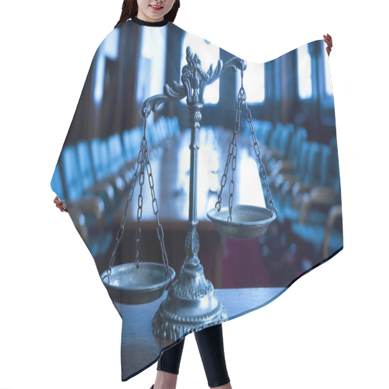 Personality  Decorative Scales Of Justice In The Courtroom Hair Cutting Cape