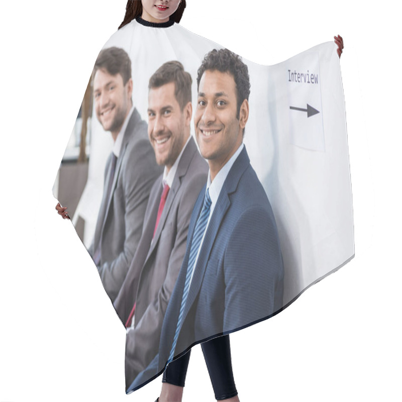 Personality  Businessmen Waiting For Interview Hair Cutting Cape