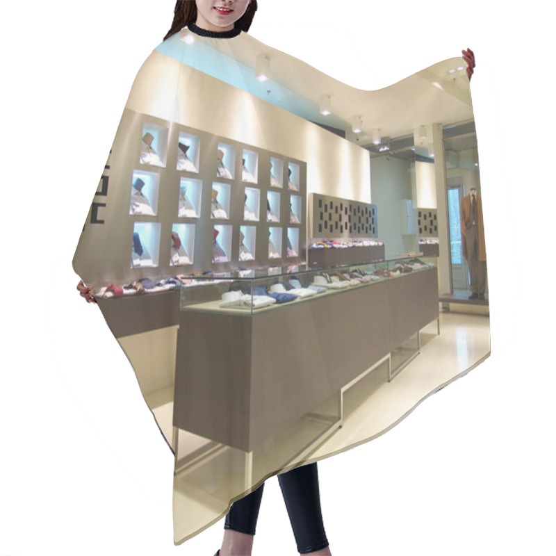 Personality  Interior Of Shop Hair Cutting Cape