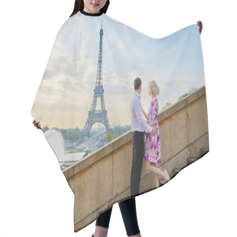 Personality  Couple In Front Of The Eiffel Tower In Paris, France Hair Cutting Cape