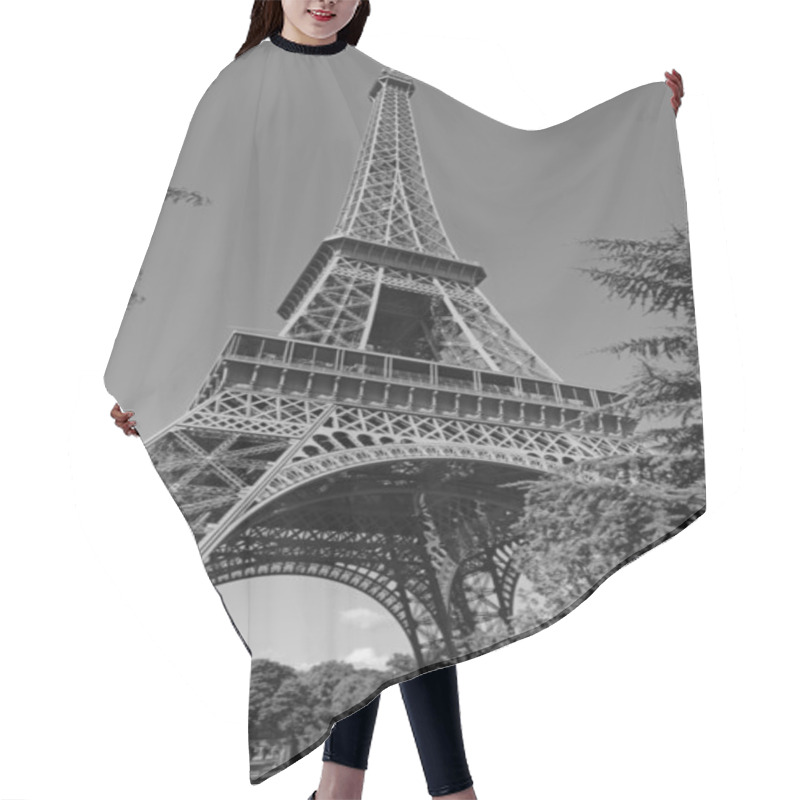 Personality  The Eiffel Tower In Paris, France Hair Cutting Cape