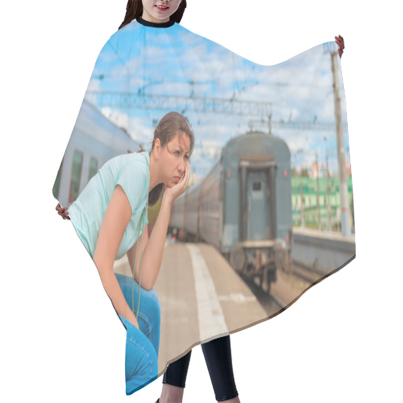 Personality  Portrait Of Distressed Girl Was Late For His Train Hair Cutting Cape