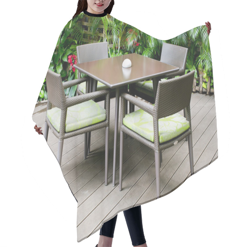 Personality  Outdoor Area Hair Cutting Cape