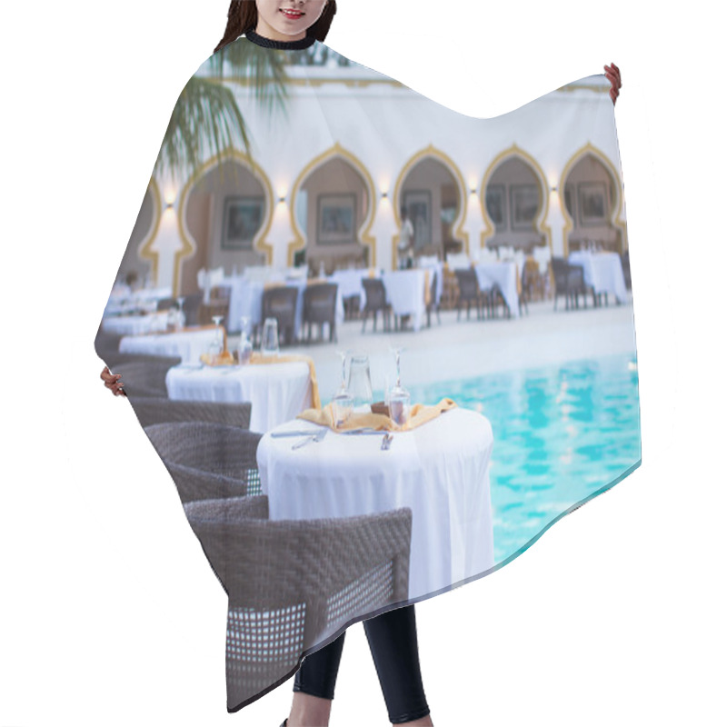 Personality  Summer Empty Open Air Luxury Restaraunt At Exotic Hotel Hair Cutting Cape