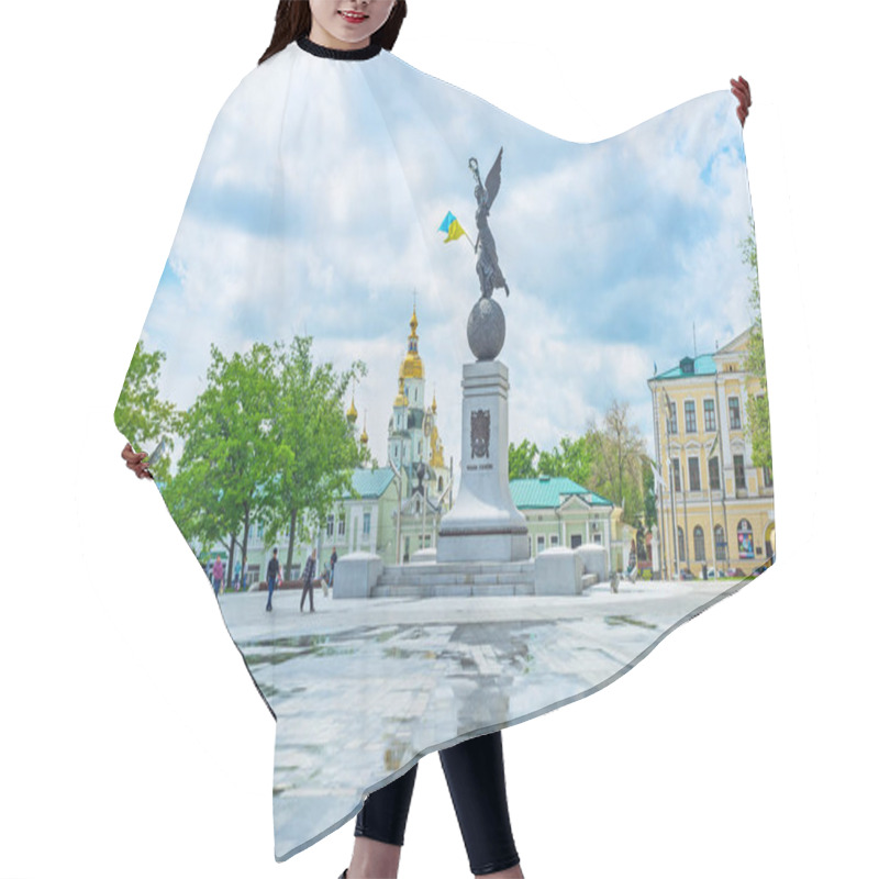 Personality  The Flying Ukraine Monument Hair Cutting Cape