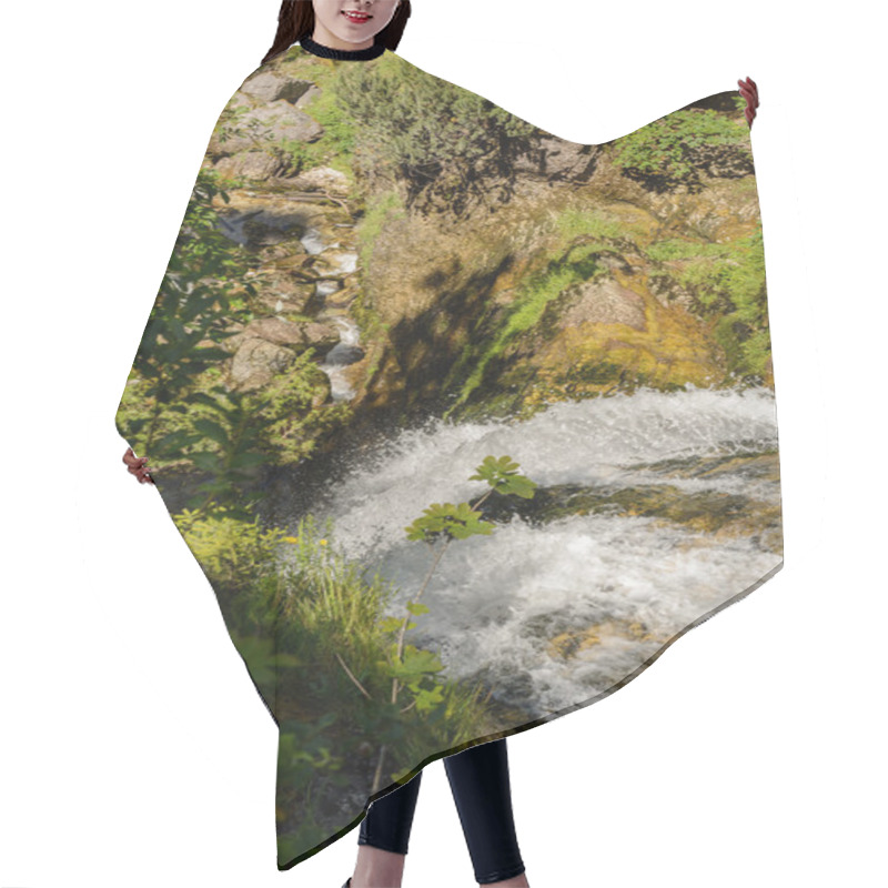 Personality  Rushing Mountain Stream - Waterfall Hair Cutting Cape