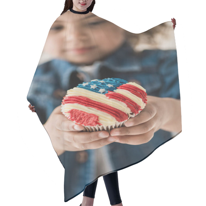 Personality  Girl With American Flag Muffin Hair Cutting Cape