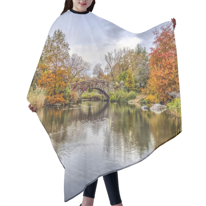 Personality  Gapstow Bridge Is One Of The Icons Of Central Park, Manhattan In New York City Hair Cutting Cape