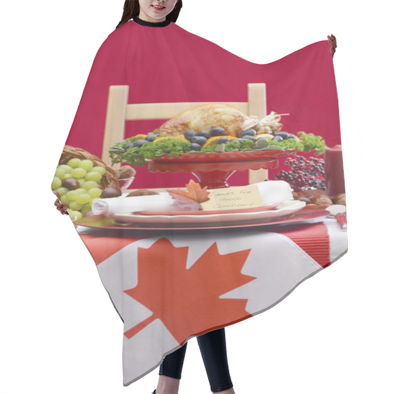 Personality  Thanksgiving Table Setting With Roast Turkey On Red White Backgr Hair Cutting Cape