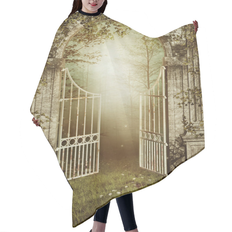 Personality  Old Garden Gate With Ivy Hair Cutting Cape