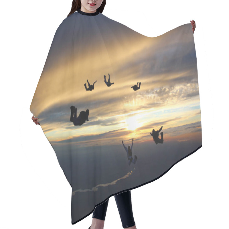 Personality  Sunset Skydiving. Amazing Sky And Skydivers. Hair Cutting Cape