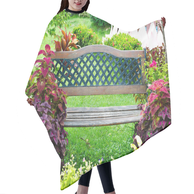 Personality  Garden Bench Hair Cutting Cape