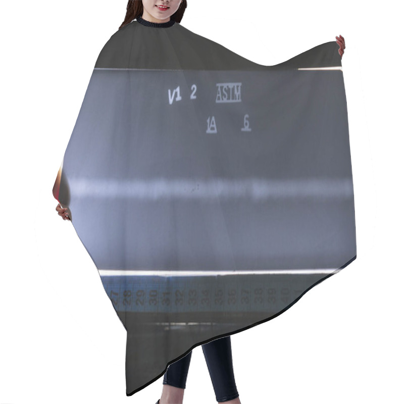 Personality  The Radiography Film Operator Level 2 Evaluation Radiographs Of The Welds With Viewer And He Is Writing Some Reports. The Weld Metal Has Some Defects (Tank: Storage Tank, ASTM 1A And 6: Penetrameter). Hair Cutting Cape