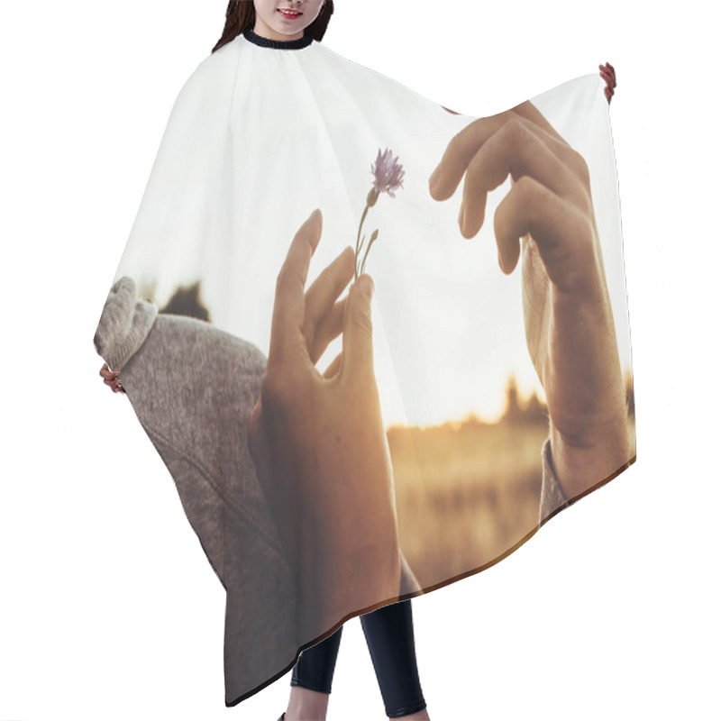 Personality  Hands Holding Cornflower Hair Cutting Cape