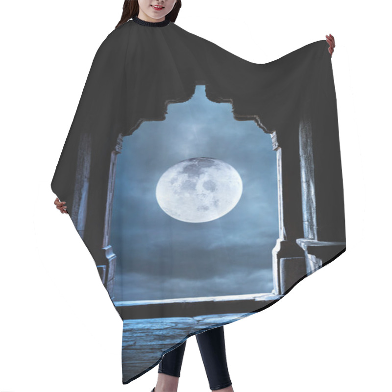 Personality  Arch And Full Moon Hair Cutting Cape