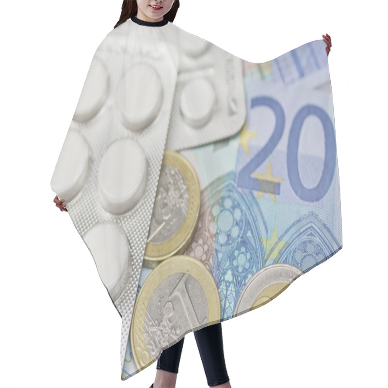 Personality  Pils And Euro Money Hair Cutting Cape