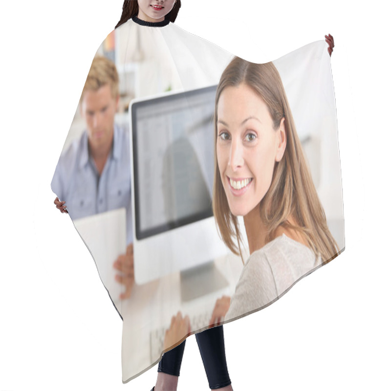 Personality  Office Worker In Front Of Desktop Hair Cutting Cape