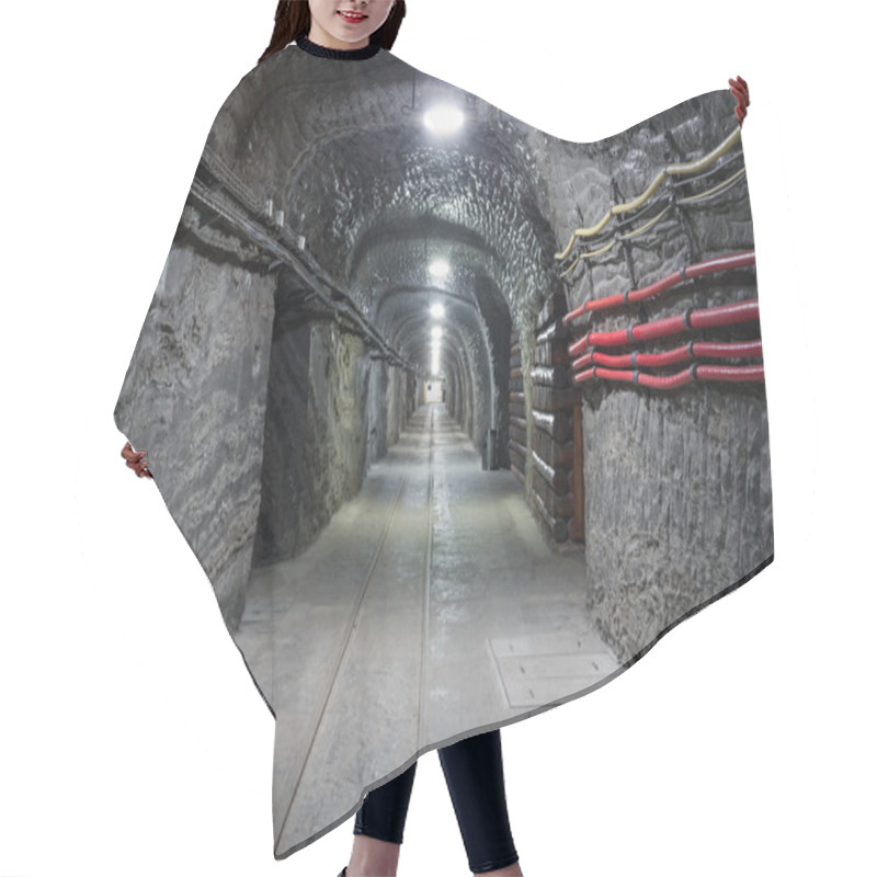 Personality  Underground Mine Tunnel Hair Cutting Cape