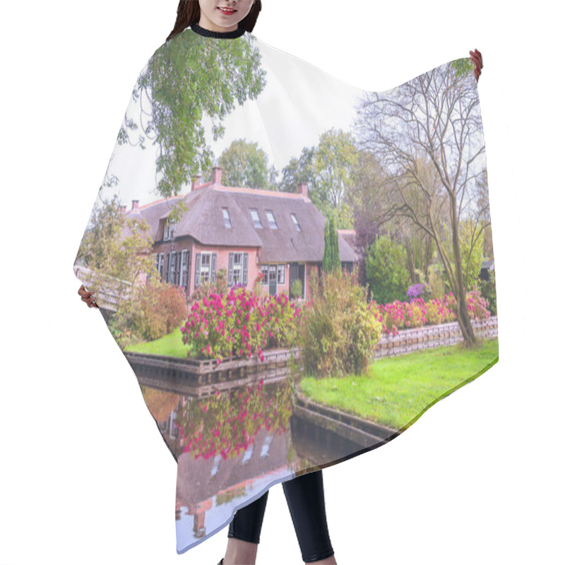 Personality  Giethoorn, Village Of Holland With Canals And Rural Houses On A Cloudy Day Hair Cutting Cape